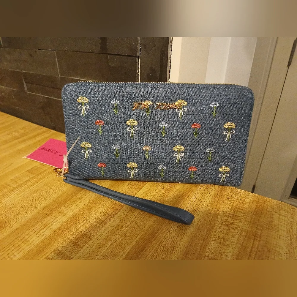 Betsey Johnson Denim W/Embroidered Flower Print Wallet/ Wristlet NWT - Picture 9 of 11